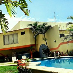 Hotel Plaza Jardin